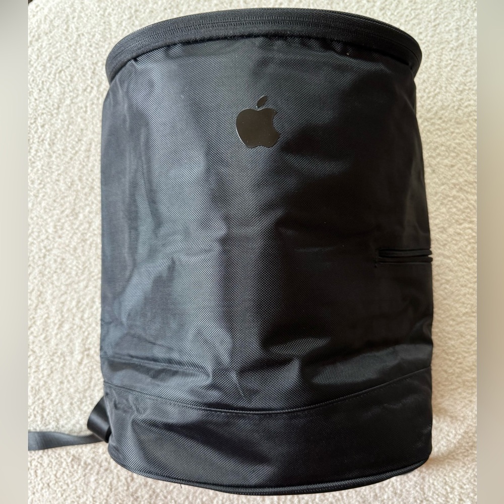 Apple Lunchbag and water bottle